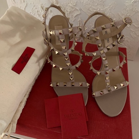 Valentino Garavani Rockstud Nude Sandal Heels - Picture 1 of 7